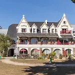 Pierre & Premium Le Domaine De Cramphore 4*