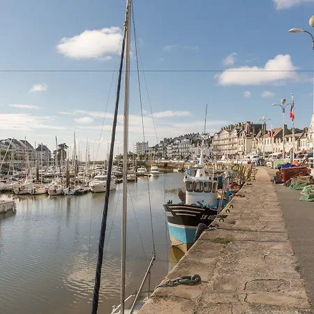 Aparthotel Pierre & Premium Le Domaine De Cramphore