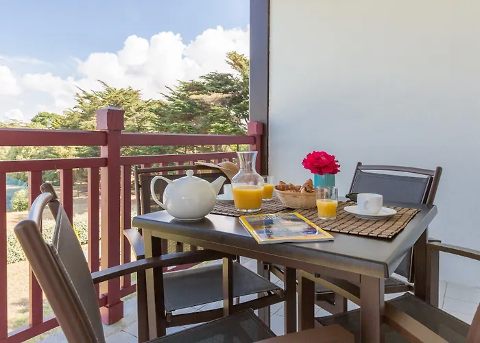 Aparthotel Pierre & Premium Le Domaine De Cramphore 4*