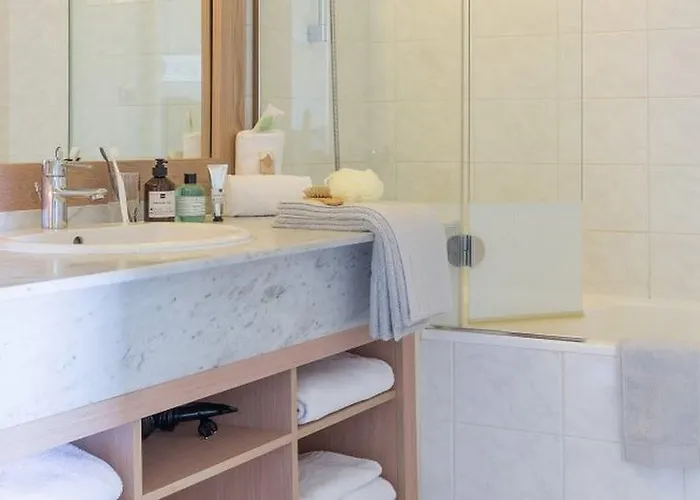 Pierre & Premium Le Domaine De Cramphore 4*